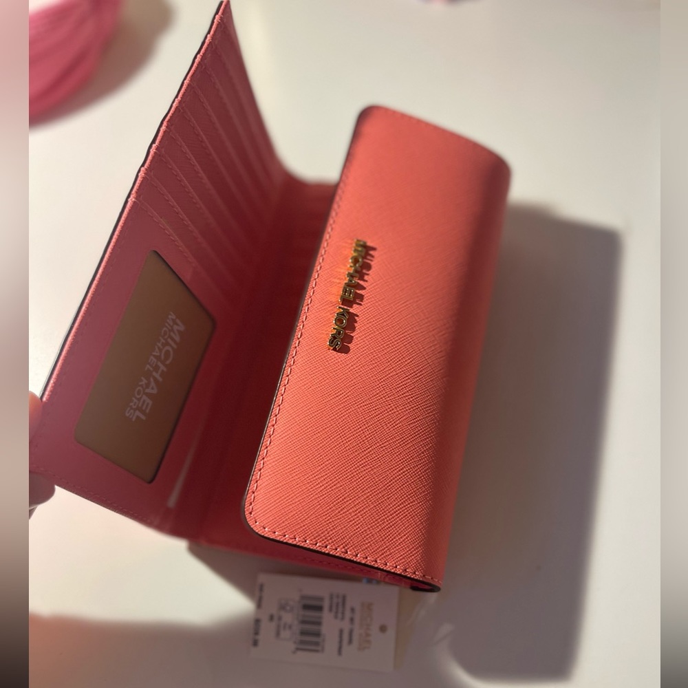 Michael Kors Large Wallet💲👛
